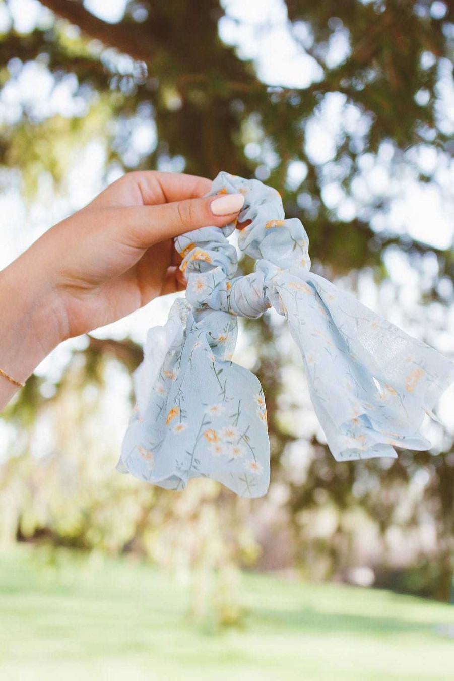 All Hair ANDI | Misty Blue Floral Short Wing Scrunchie