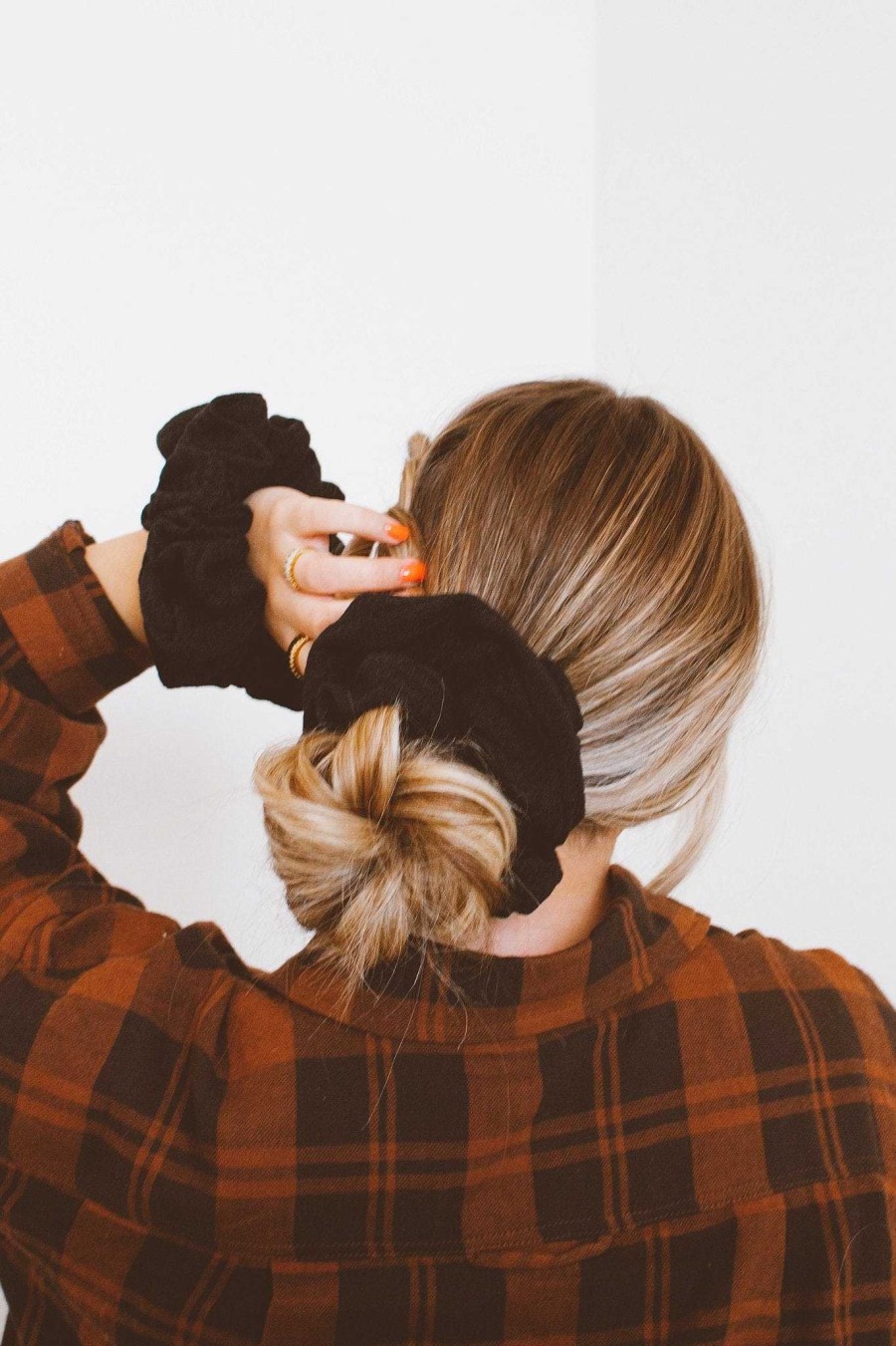 All Hair ANDI | Black Waffle Knit Jumbo Scrunchie