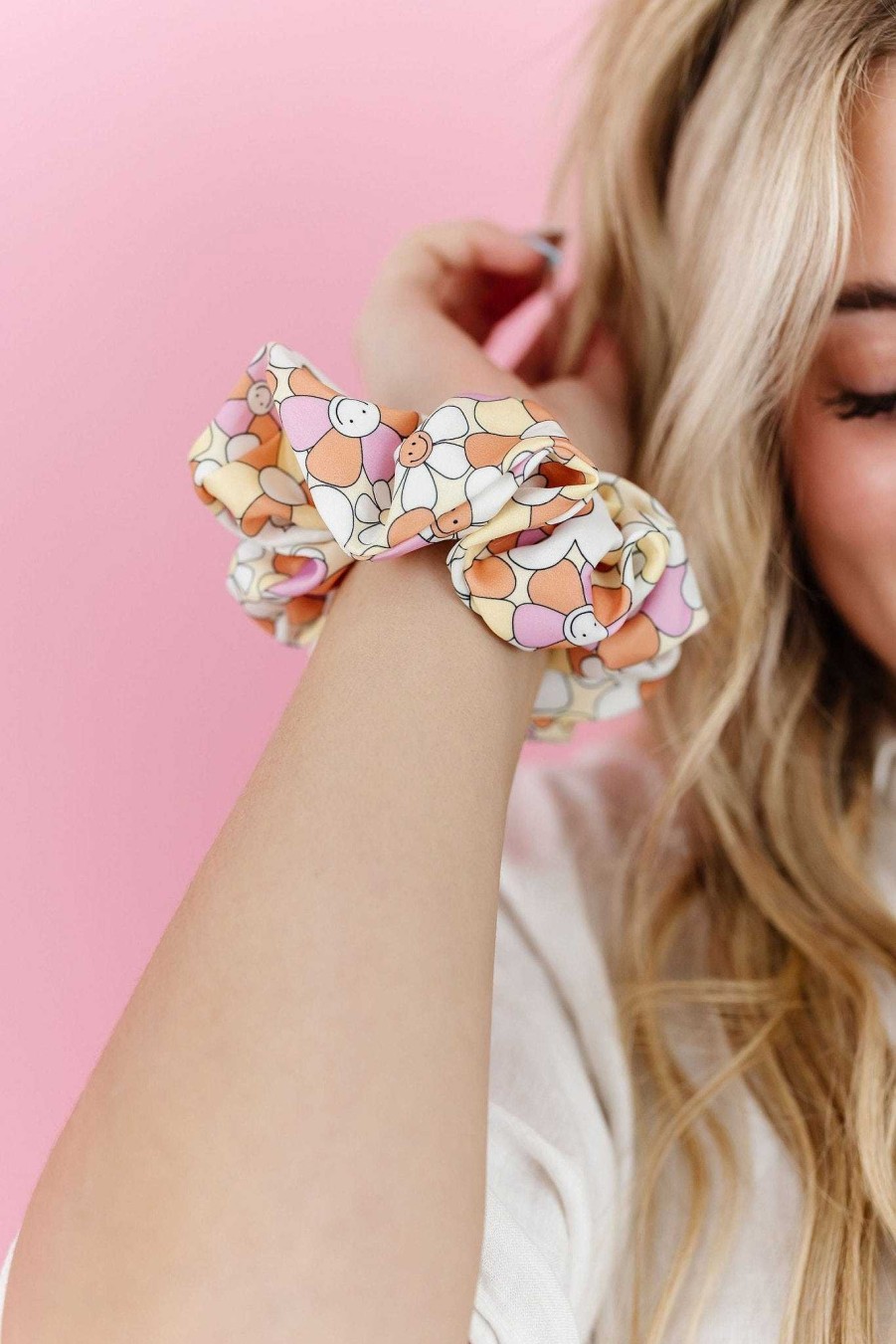 All Hair ANDI | Hippie Dippie Daisies Oversized Scrunchie