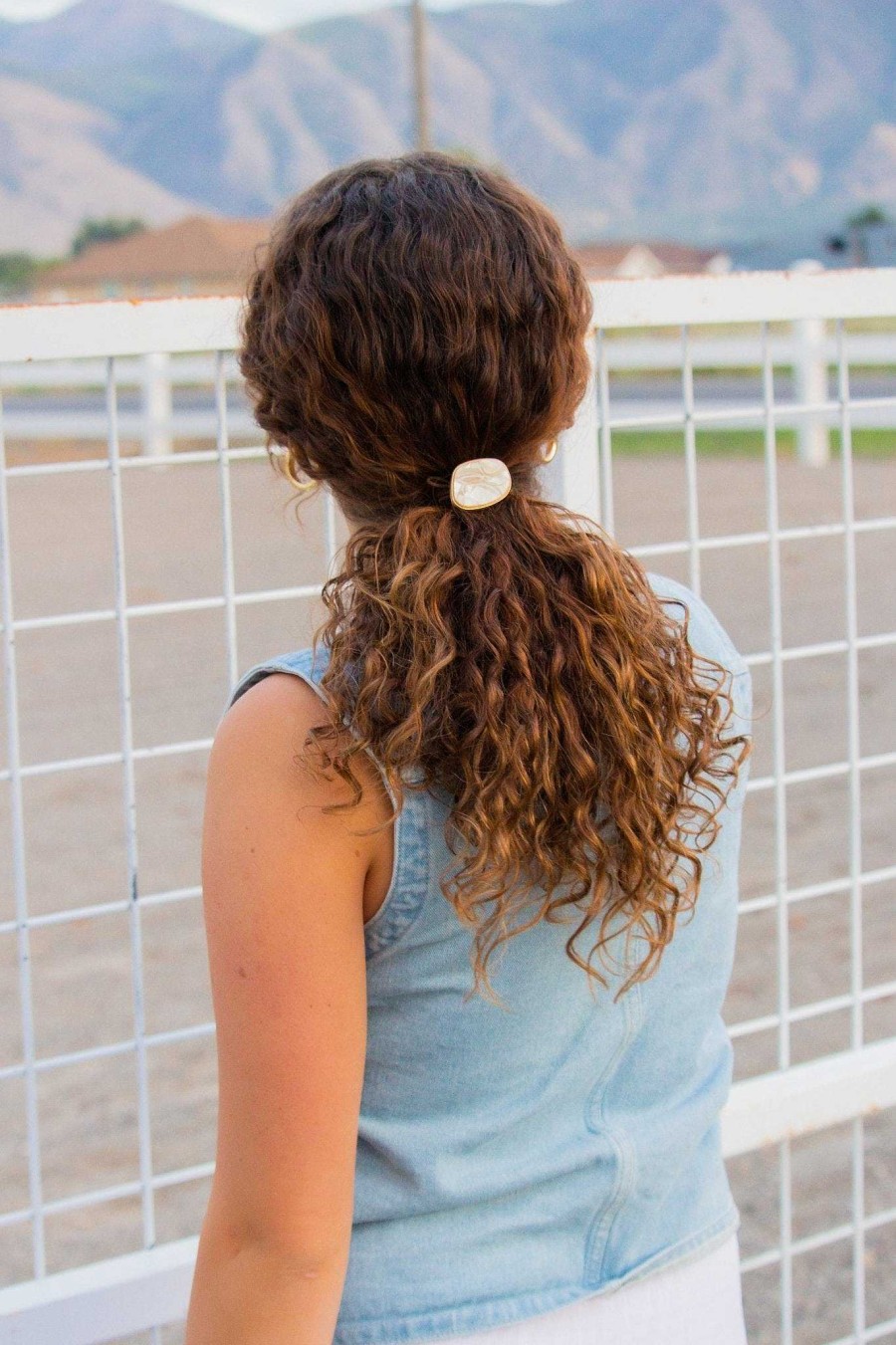 All Hair ANDI | Milky-White Marble Hair Tie